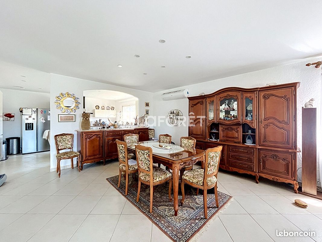 Propriété 5 pièces 220 m² (image 5)