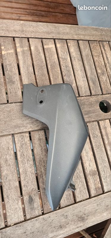 ​Cache / Flanc intérieur de carénage gauche Honda CBR 600 F (2011) (image 1)