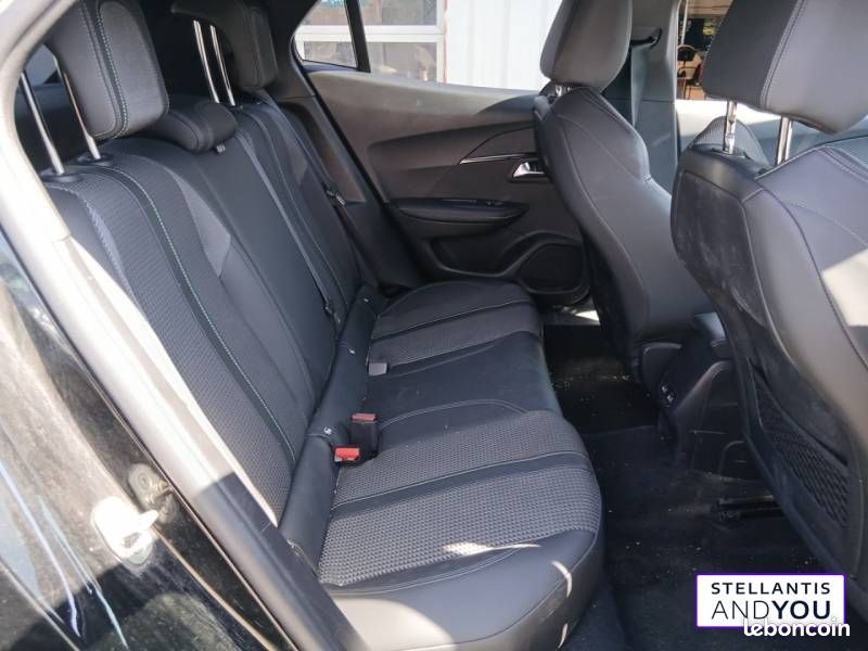 Peugeot 2008 PureTech 130 S&S EAT8 GT (image 12)