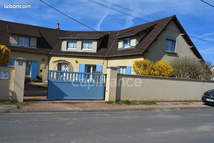 Maison 8 pièces 262 m²