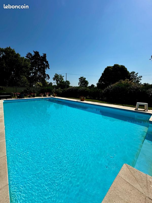 Maison 17 pièces 430 m² · à Saint-Seurin-de-Prats · 430 m² · 650 000 €