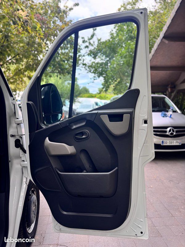 Renault MASTER 2,3 DCI 145ch 3.5t L3H2 BLUE DCI GRAND CONFORT FOURGON 2017 – photo 12