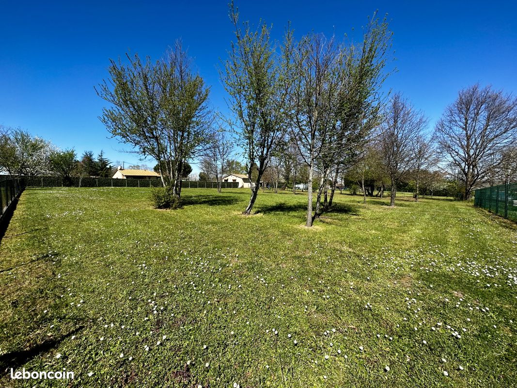 Terrain 2260 m² Saint Aulaye-Puymangou (image 2)