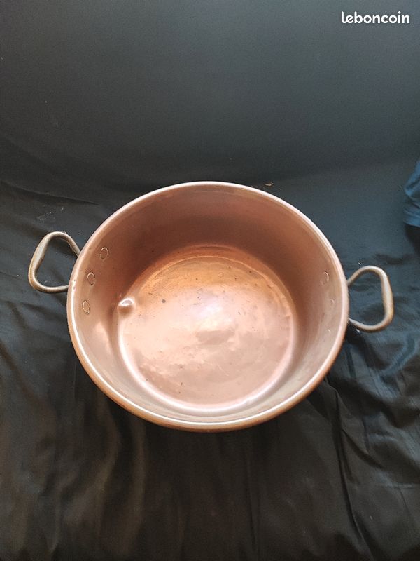 Grande bassine en cuivre (image 1)