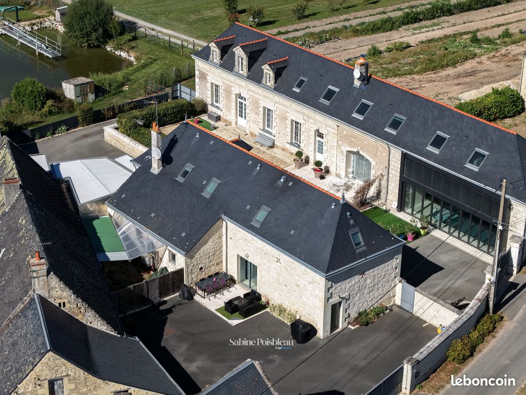 Maison 20 pièces 458 m² · à Saint-Nicolas-de-Bourgueil · 458 m² · 935 000 €
