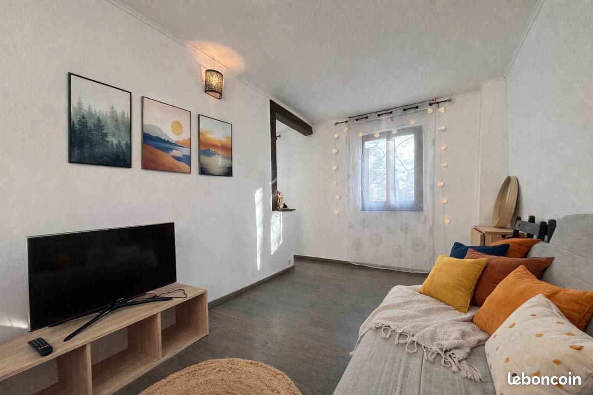 Maison 2 pièces 30 m² · à Crécy-la-Chapelle · 30 m² · 700 €