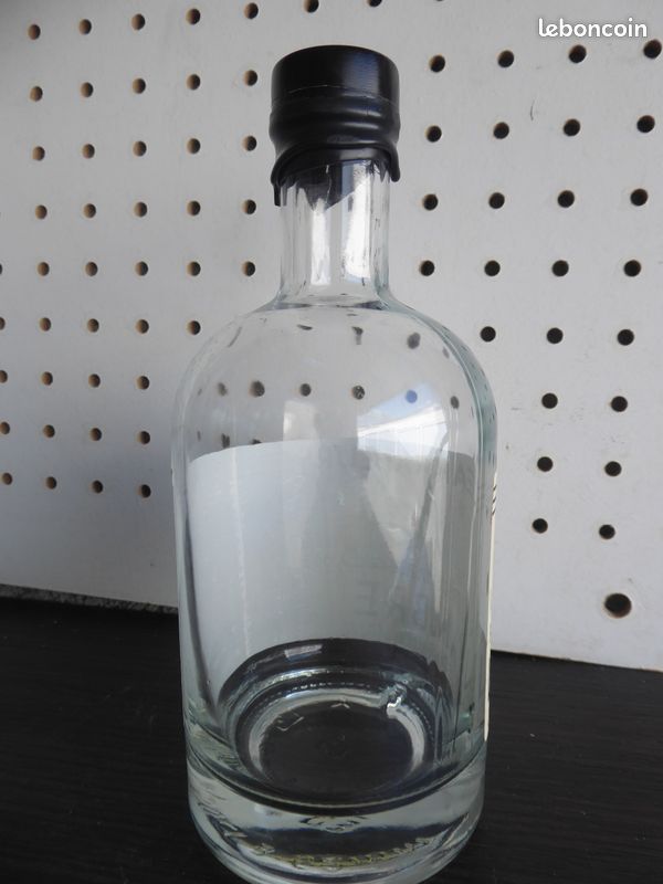 Bouteille de Rhum ARMATEURS l'AMBRÉ cuvée Saint-Malo - Retour de Marie-Galante - VIDE (image 3)