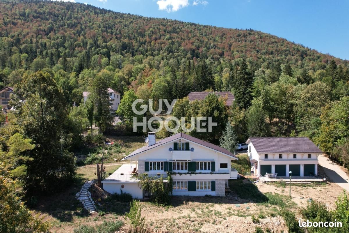 Maison 7 pièces 250 m² · à Gex · 250 m² · 800 000 €
