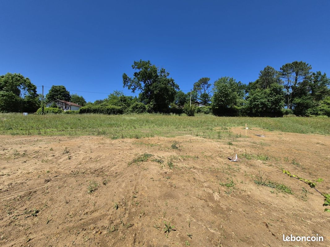 Terrain 909 m² · à Pouillon · 909 m² · 73 500 €