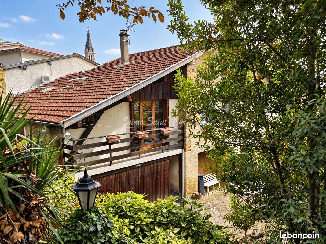 Maison 15 pièces 315 m² · à Saint-Cyr-au-Mont-d'Or · 315 m² · 950 000 €