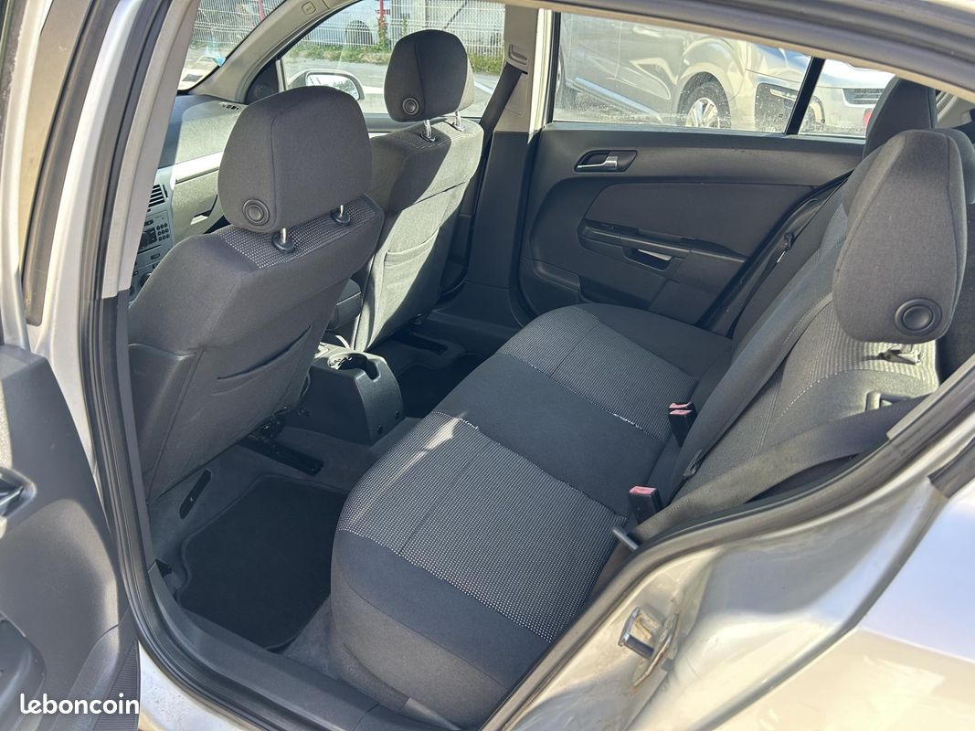 OPEL ASTRA 1.9 CDTI 120 Magnetic (image 10)