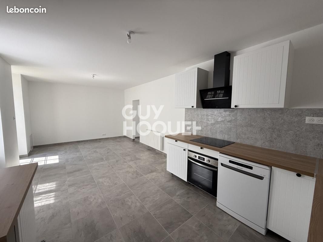 Maison 4 pièces 85 m² · à Fontenay-le-Comte · 85 m² · 820 €