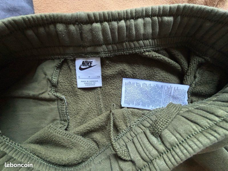 Lot 4 pantalons/bas de survêtement/jogging NIKE taille S (image 8)