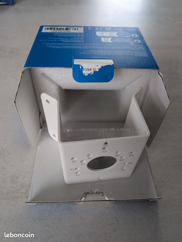 Support d'angle Reolink RLA-BKC1 pour caméra (image 1)