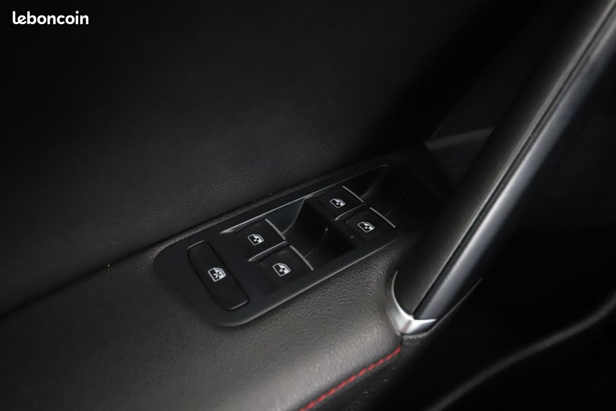 Volkswagen Golf VII 2.0 TSI BlueMotion Tech GTI Performance DSG7 5P 245 ch (image 25)