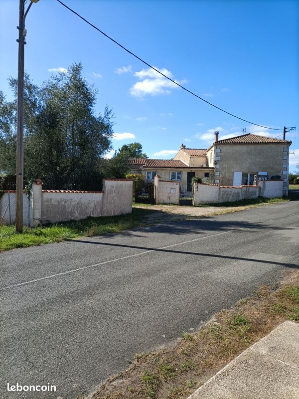 Maison 6 pièces 135 m² · à Écoyeux · 135 m² · 242 000 €