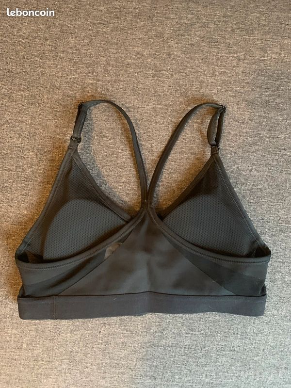 Brassière de sport femme taille 36/38 Neuf ( decathlon )