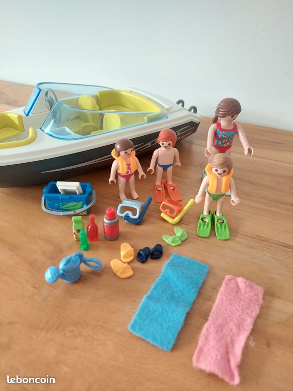 Vedette familiale bateau playmobil et ses personnages (image 2)