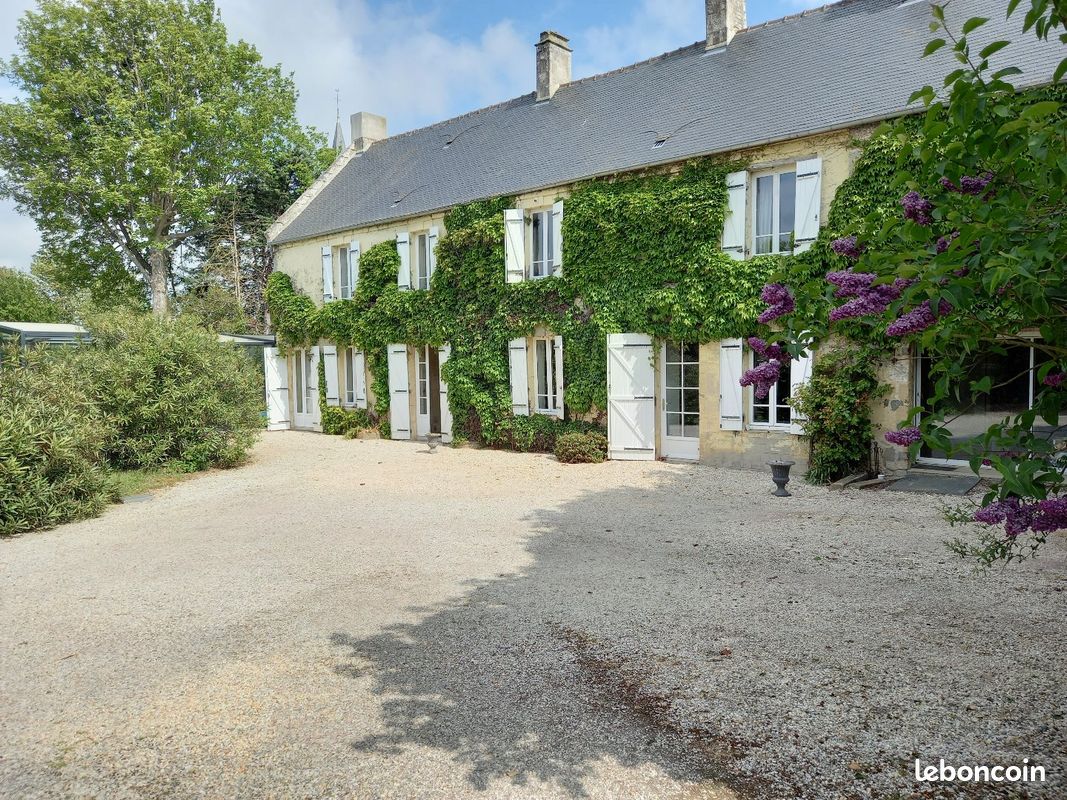 Maison 8 pièces 267 m² · à Rots · 267 m² · 748 800 €