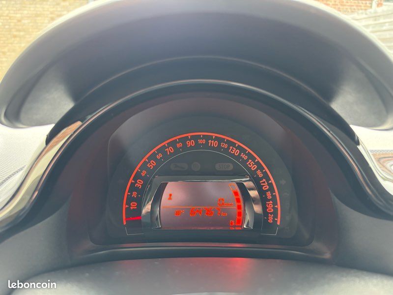 RENAULT TWINGO 3 PHASE 2 - ZEN - 1.0 75ch - GARANTIE 1 AN (image 10)