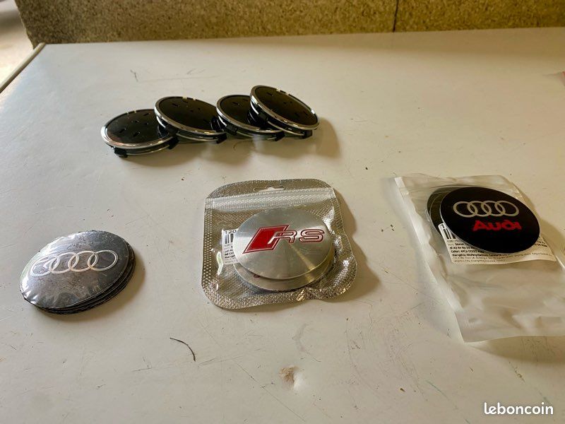 Centre de roue Audi vierge avec plaquettes (image 1)