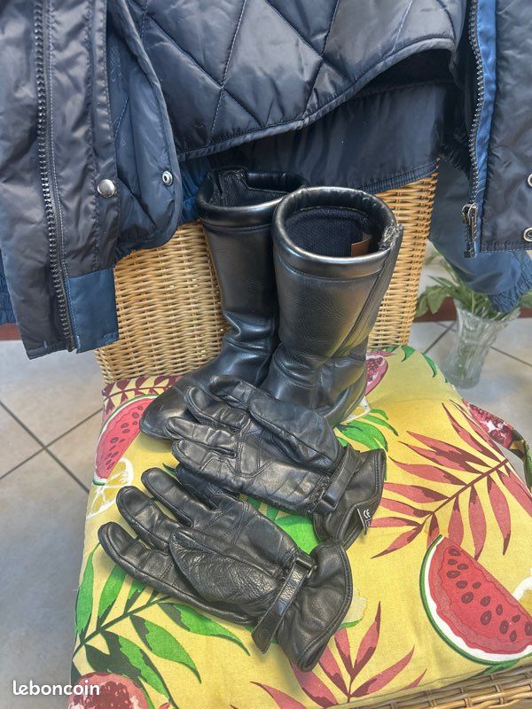 Un lot de tenue de moto ( femme ) débutante (image 8)