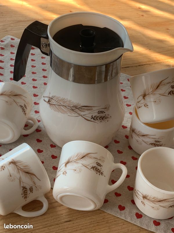 Cafetière verseuse vintage Arcopal blanche décor paysage - Ressourcerie