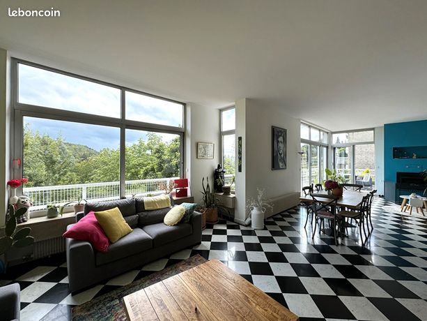 Maison 7 pièces 240 m²