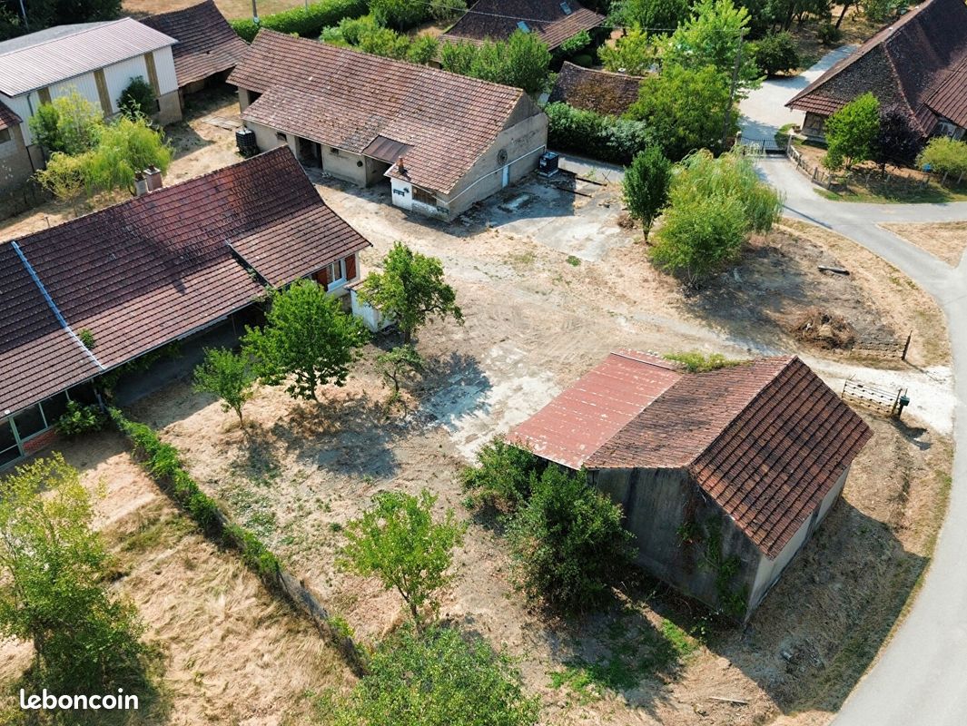 Maison 4 pièces 117 m² · à Saint-Usuge · 117 m² · 89 000 €