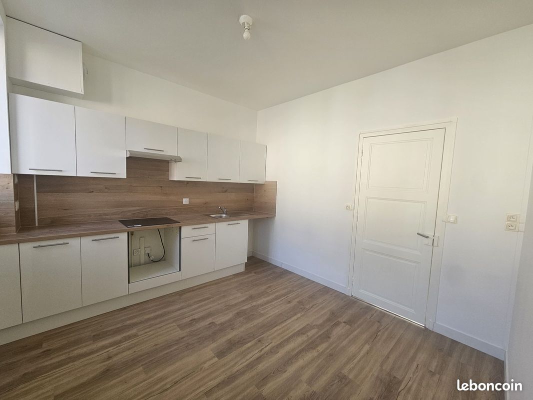 Appartement 3 pièces 72 m² · à Saint-Denis-de-l'Hôtel · 72 m² · 845 €