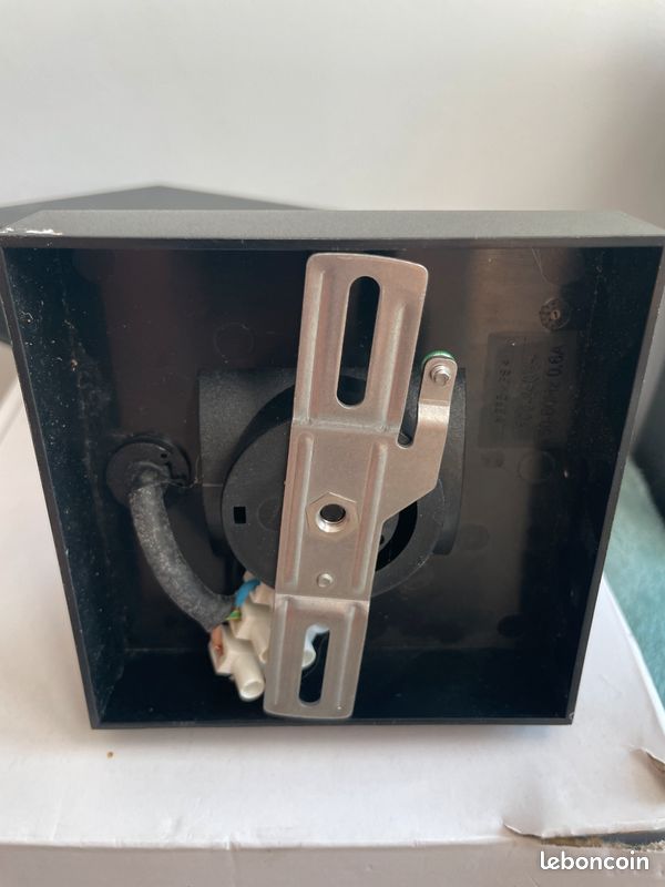 Caméra factice Netatmo Presence (dissuasion) + boîte d'origine + 2 autocollants (image 3)