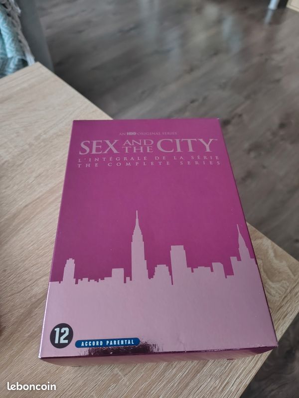 Sex and the City L'intégrale des 6 saisons Coffret DVD
Sex and the City L'intégrale des 6 saisons Coffret DVD
Sex and the City L'intégrale des 6 saisons Coffret DVD (image 1)