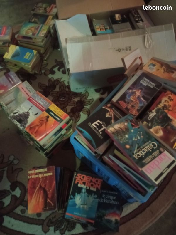 Gros lot de livre de poche science fiction (image 1)