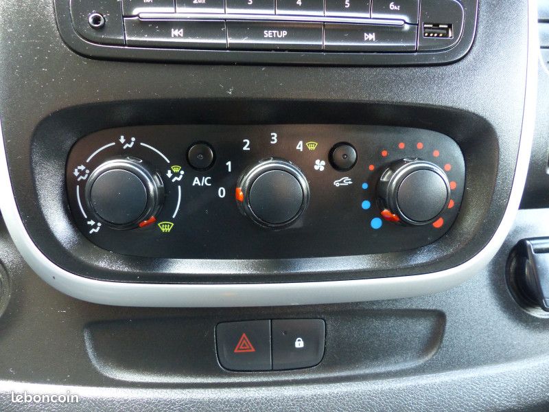 Renault TRAFIC III COMBI L1 1.6 DCI 125CH ENERGY LIFE 9 PLACES (image 21)