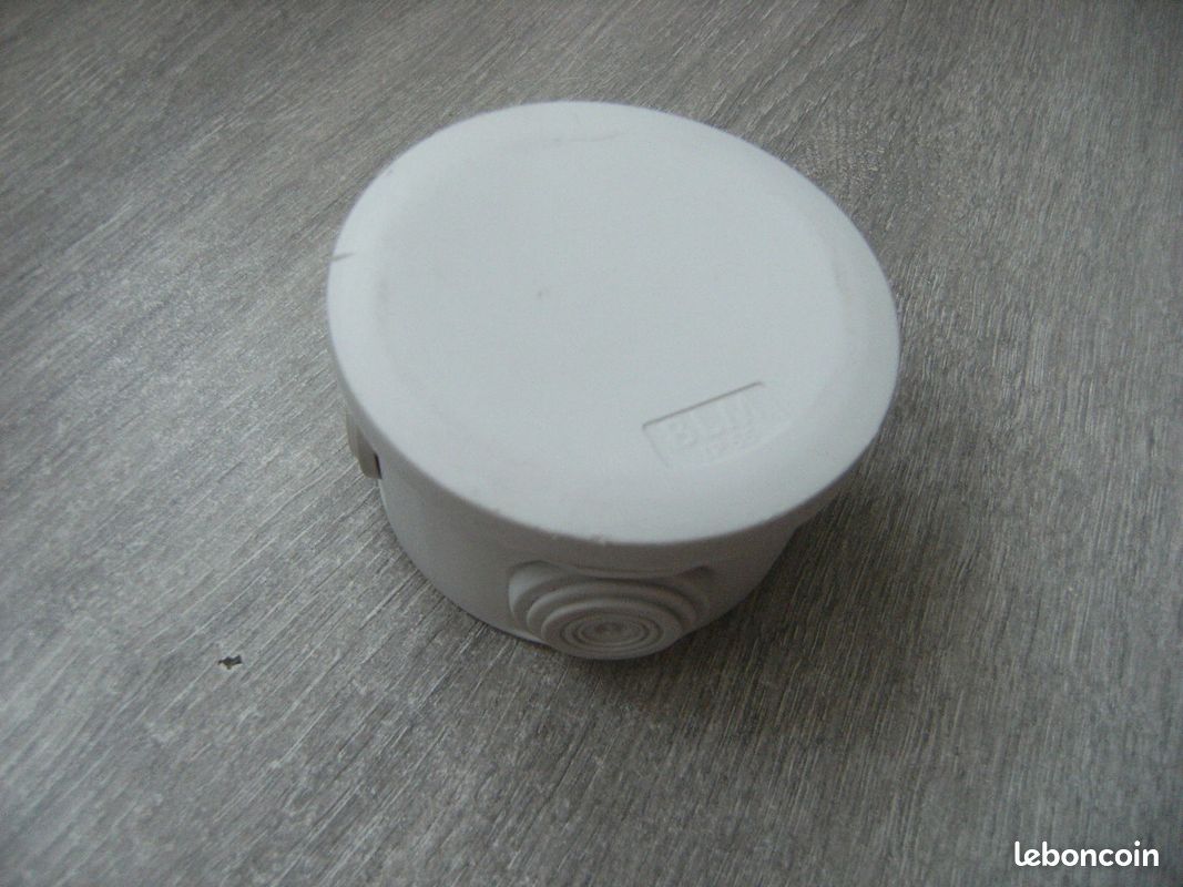 Boite de dérivation BLM plexo ronde diamètre 70 mm (image 1)