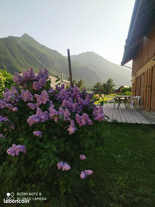 Maison type chalet au calme avec terrasses et jardins (image 20)
