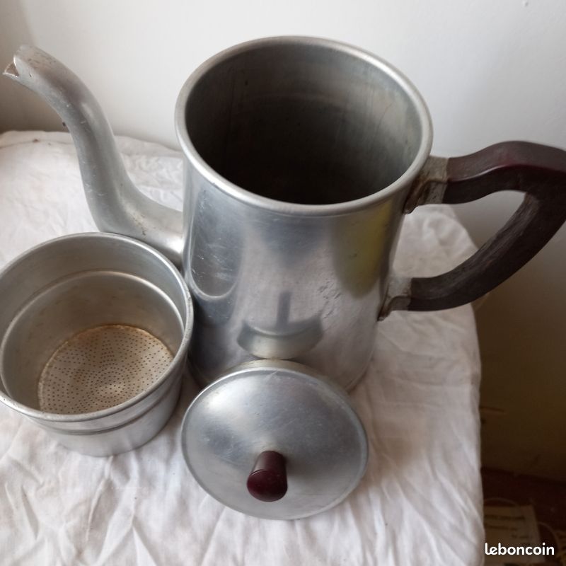 Ancienne Cafetière en aluminium (image 2)