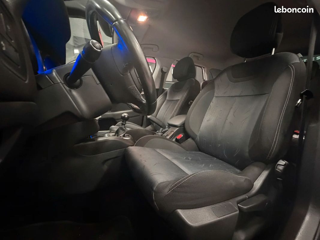 Citroën C4 1.6 HDI / ATTELAGE / CLIMATISATION (image 9)