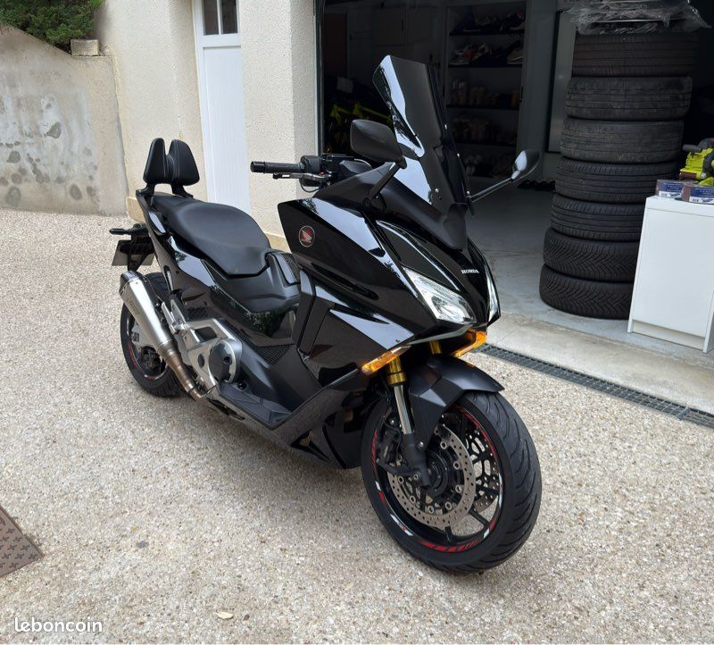 Honda Forza 750 Pot Mivv Neuf Poignets Chauffants Alarme + coupe circuit Tres bon état (image 2)
