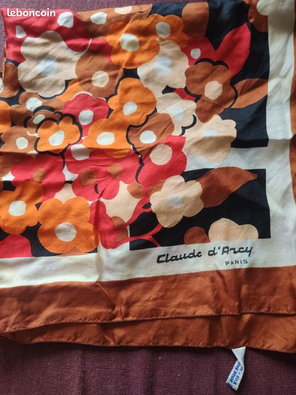 Foulard en soie vintage Claude d'Arcy (image 3)