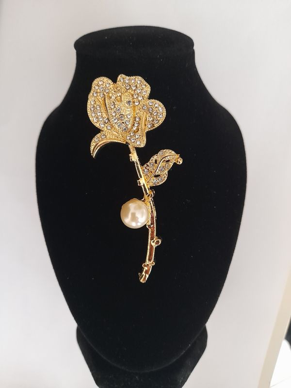 Collier Louis Vuitton Fleur - 19 en vente sur 1stDibs