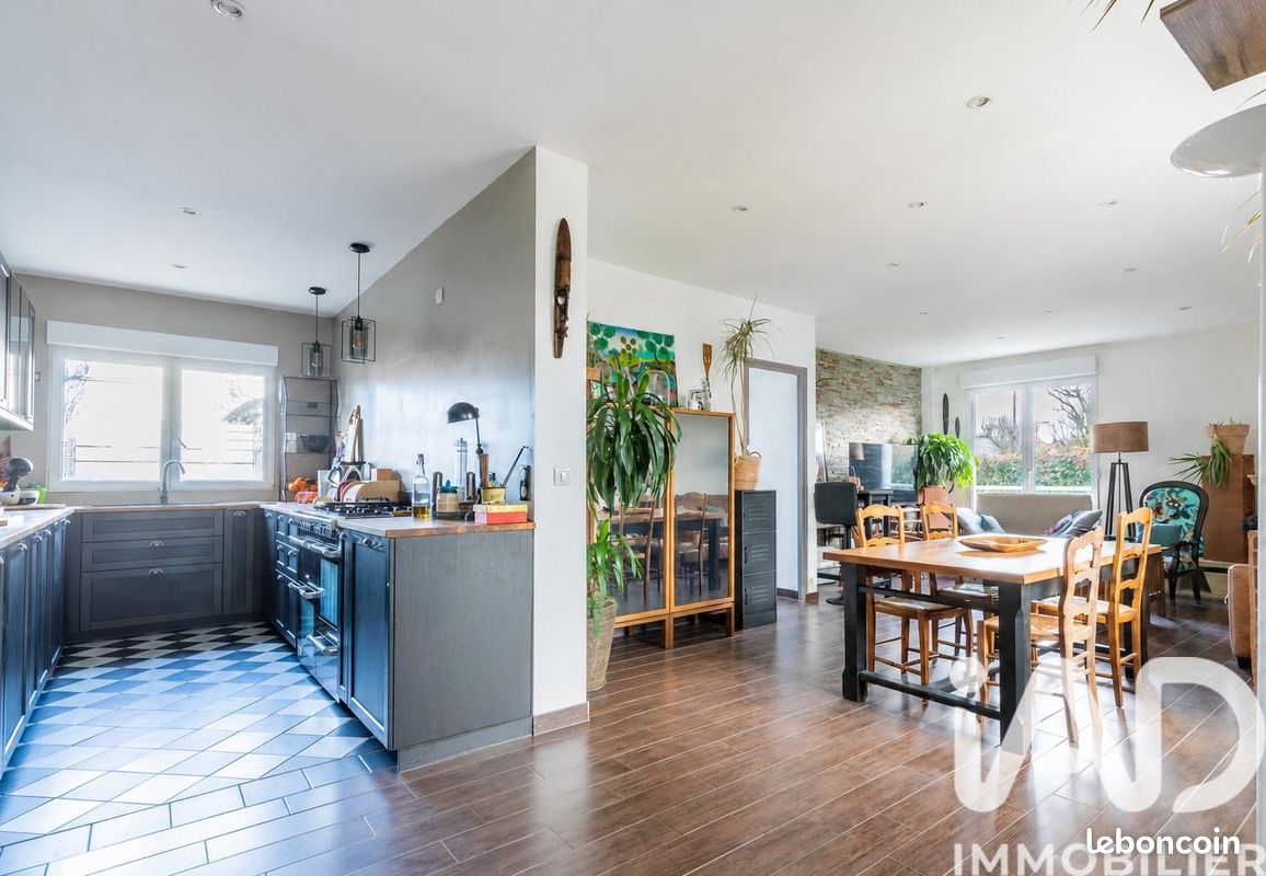 Maison 7 pièces 145 m² · à Viry-Châtillon · 145 m² · 325 000 €