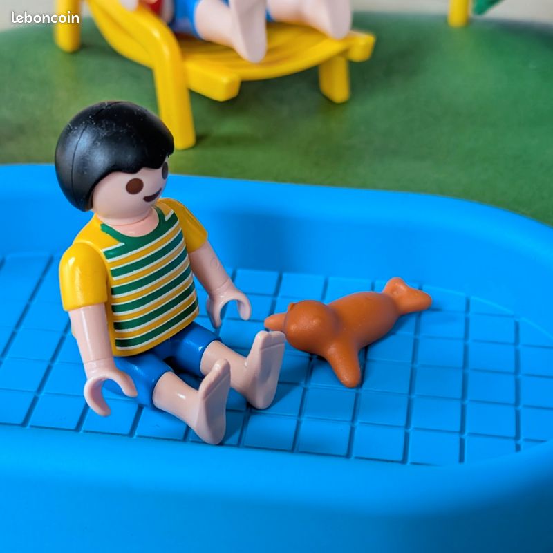 PLAYMOBIL Family Fun 9422, Piscina con doccia a pompa, Dai 4 anni