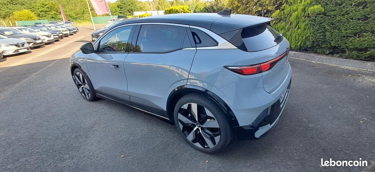 Renault Mégane E-TECH 220 AUTONOMIE CONFORT-24 TECHNO (image 5)