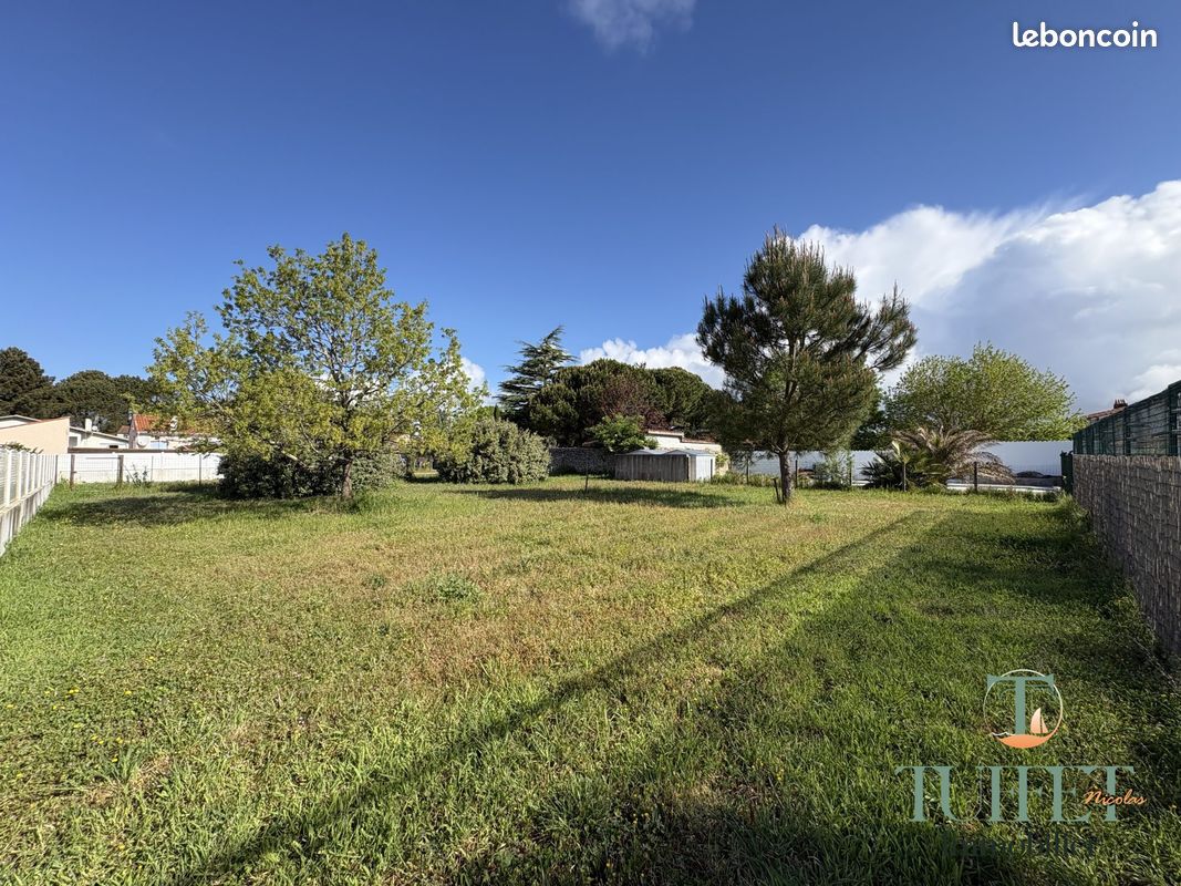 Terrain 700 m² · à La Tremblade · 700 m² · 222 000 €