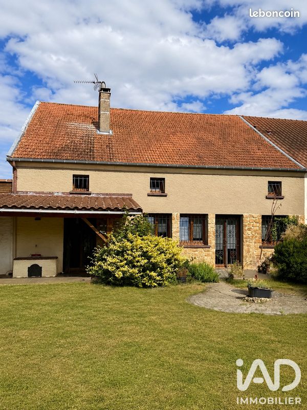 Maison 6 pièces 221 m² · à Sillegny · 221 m² · 330 000 €