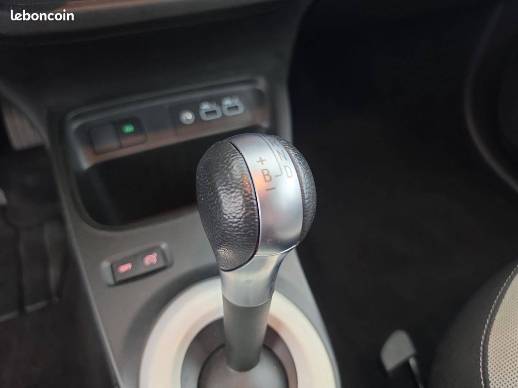 RENAULT Twingo III E-Tech Equilibre (image 13)