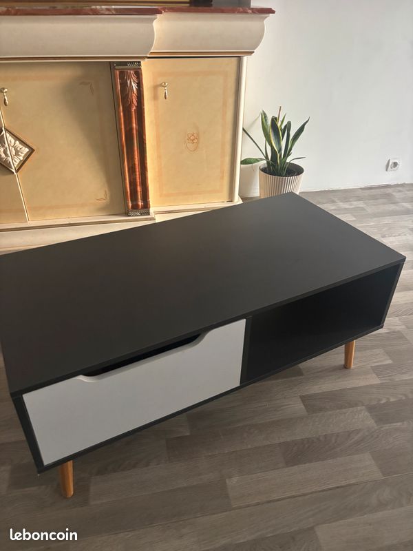 Table basse scandinave (image 1)