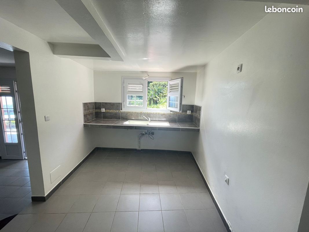 Appartement 4 pièces 72 m² · à Le Robert · 72 m² · 890 €