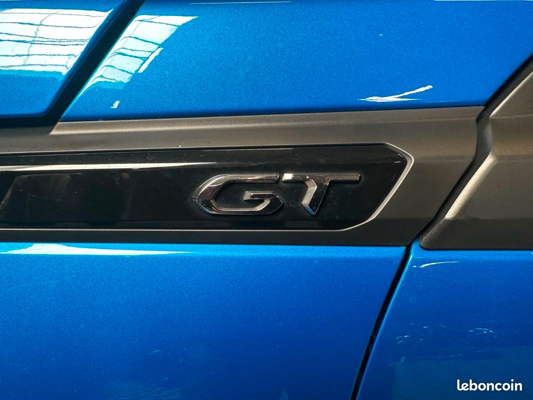 PEUGEOT 2008 BlueHDi 130 S&S EAT8 GT Pack* ENTRETIEN COMPLET + TOIT PANORAMIQUE + ATTELAGE (image 9)